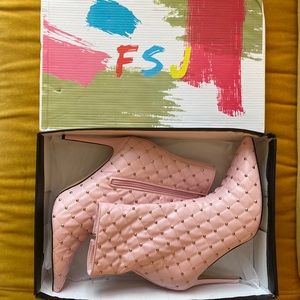 Fabulous large size booties size 14